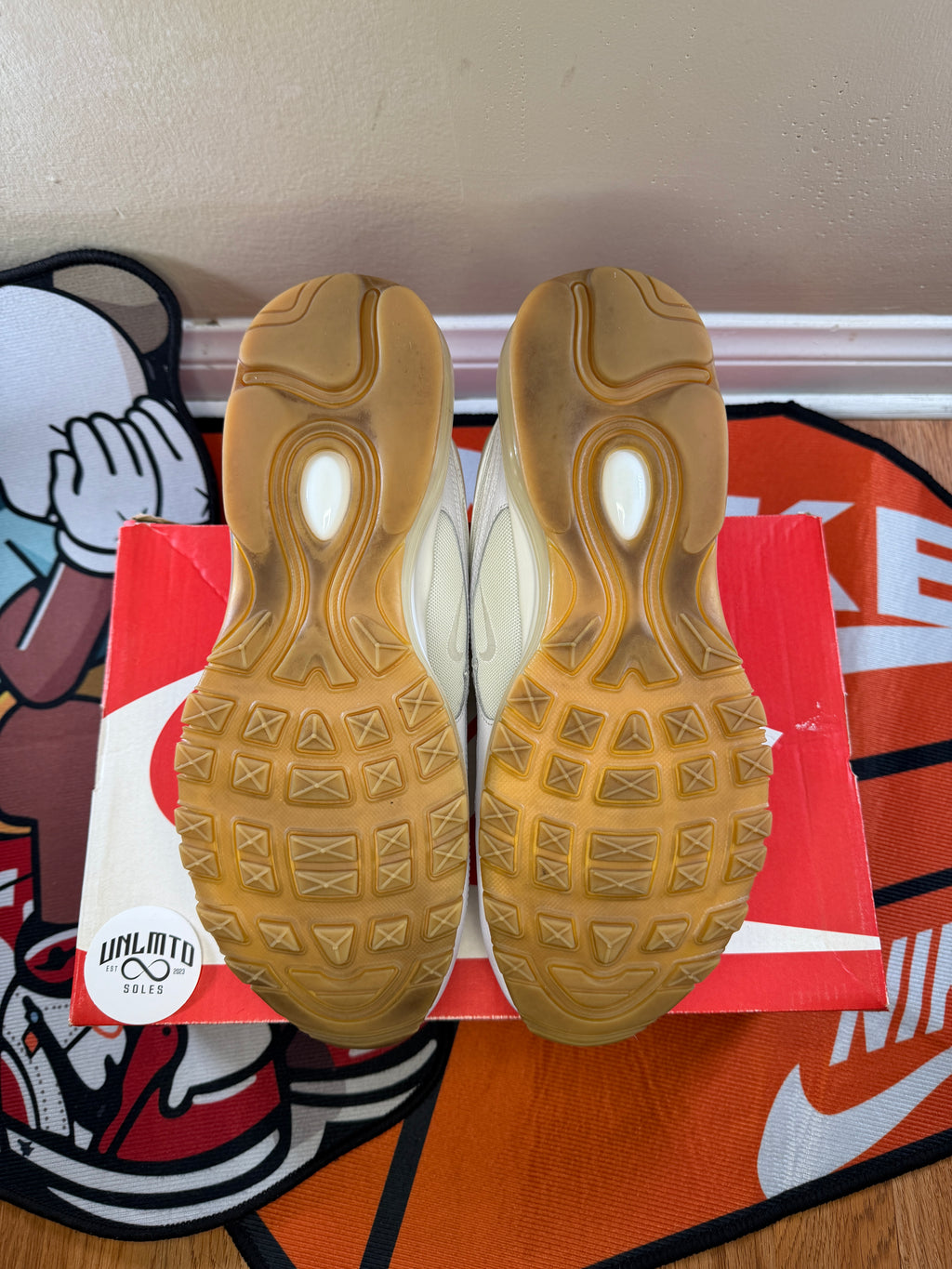 Bottom of shoe