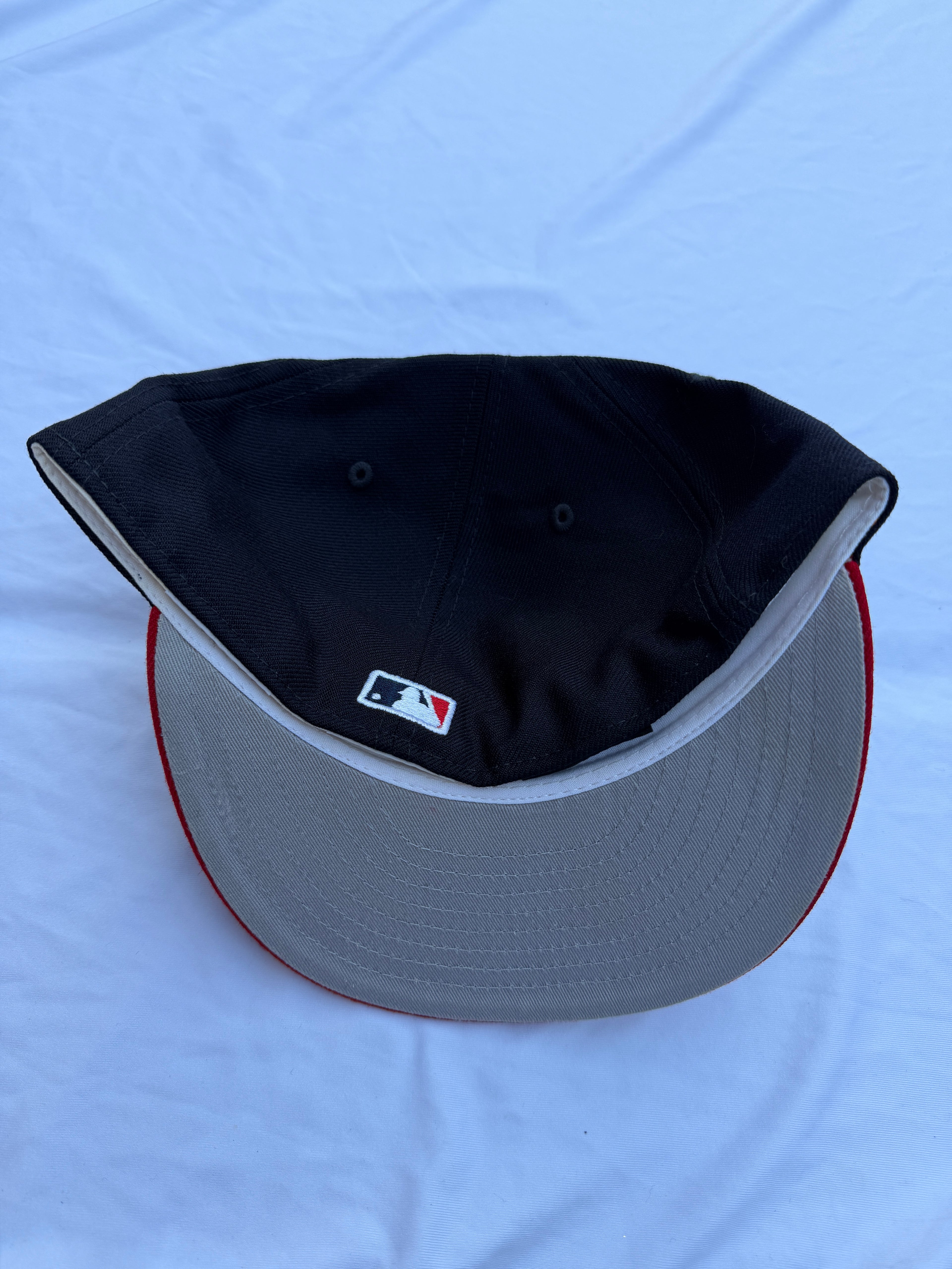 Bottom view grey under brim 