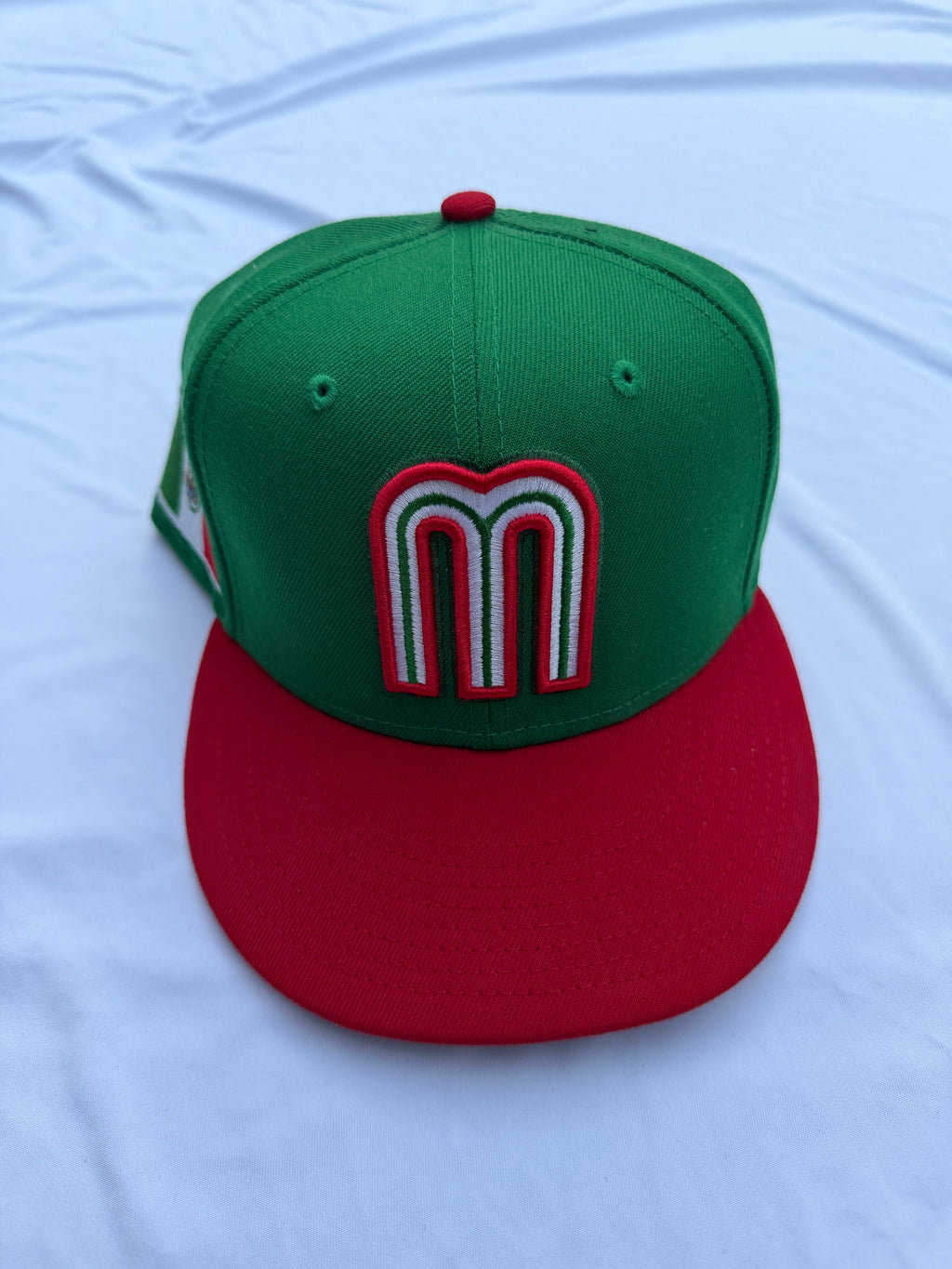 New Era Mexico World Baseball Classic embroidered white letter M and outlined red Green top Red brim 2 Tone 59Fifty Fitted