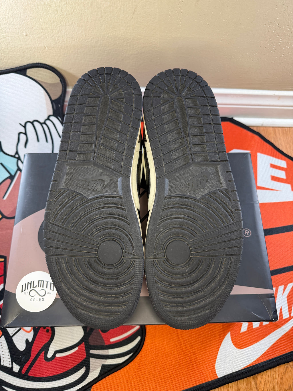 Jordan 1 Retro Low OG Mocha Bottom of shoe