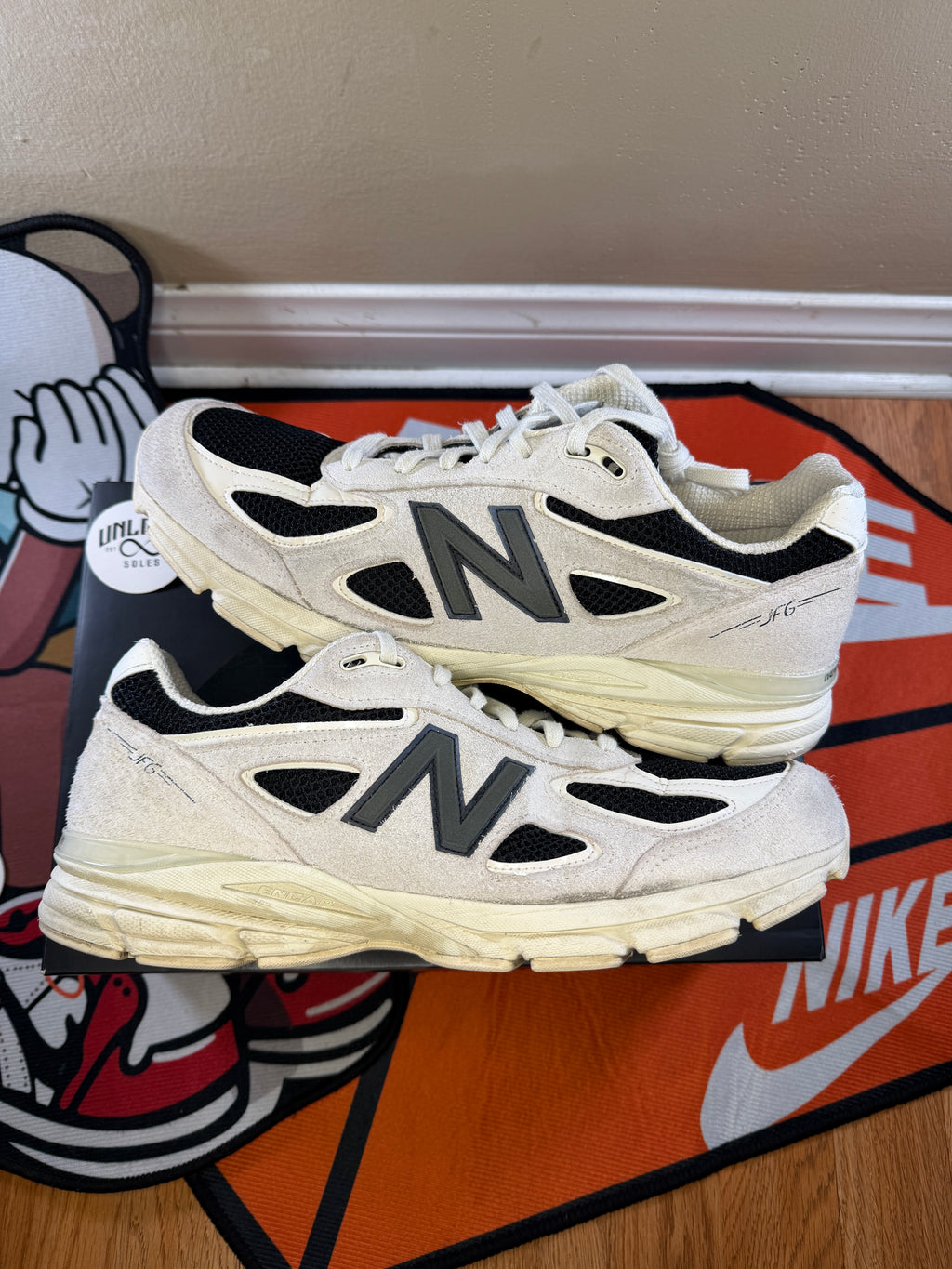 Preowned size 11 New Balance 990v4 MIUSA Joe Freshgoods 1998 Intro
Suede 