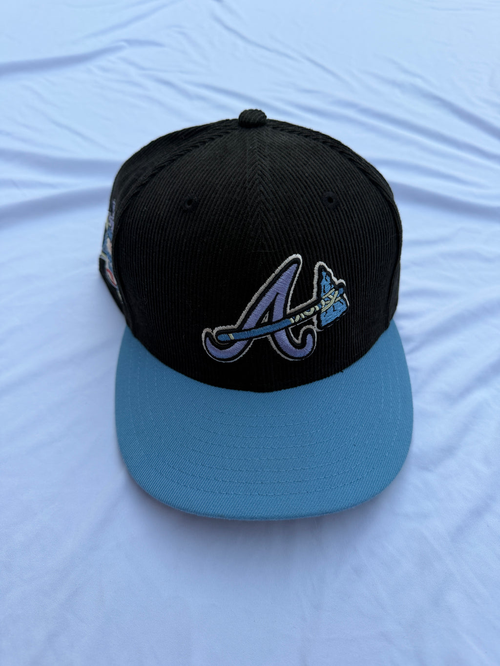 New Era 59FIFTY 30th Season Corduroy Navy Fitted Cap Size Atlanta Braves embroidered A blue brim 