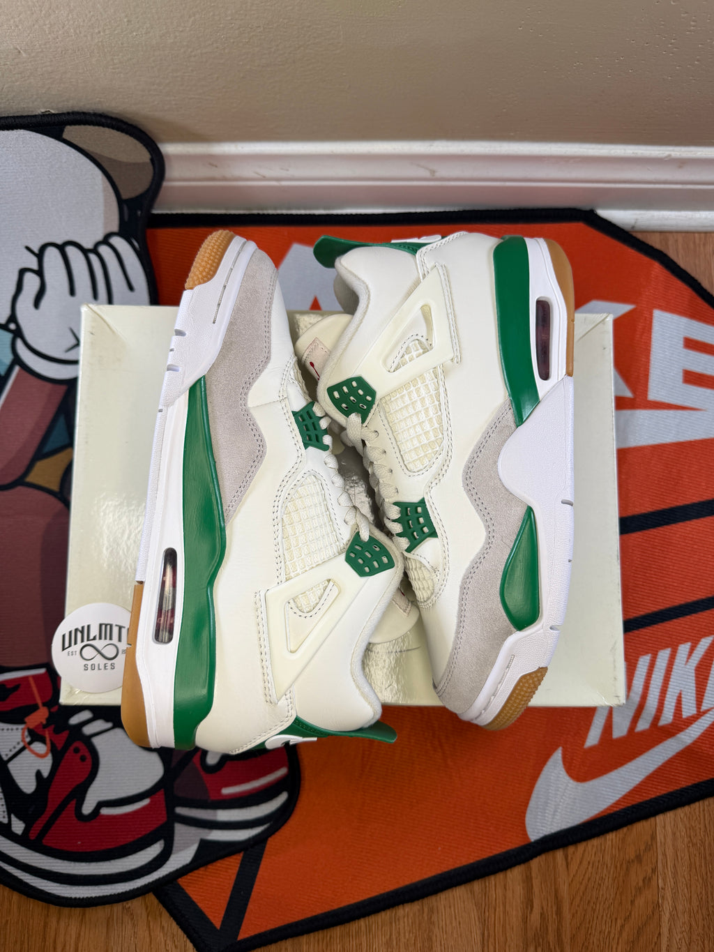 Jordan 4 Retro SB Pine Green