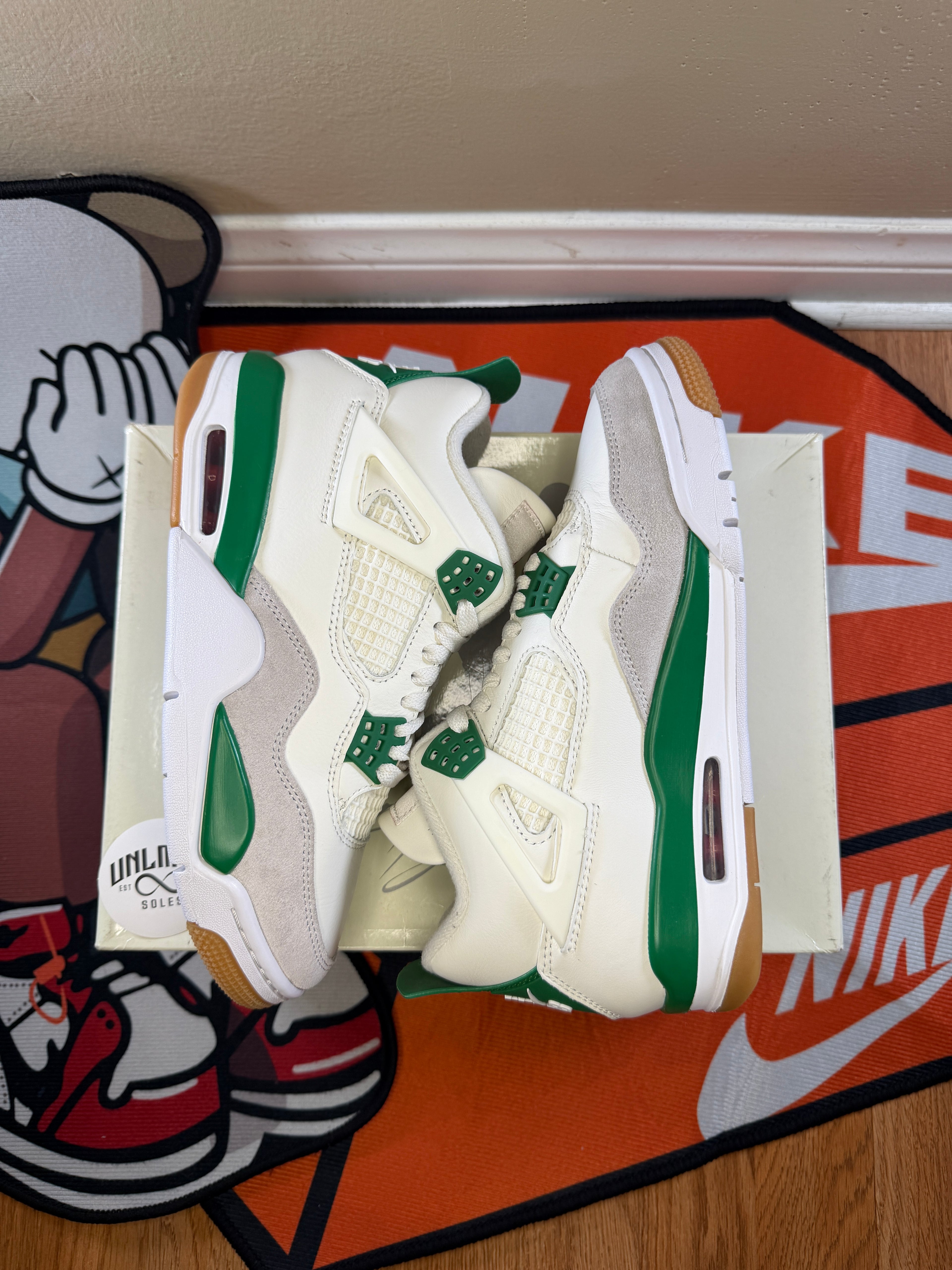 Jordan 4 Retro SB Pine Green
