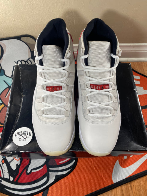 Top view, matching cream tongue and white laces 