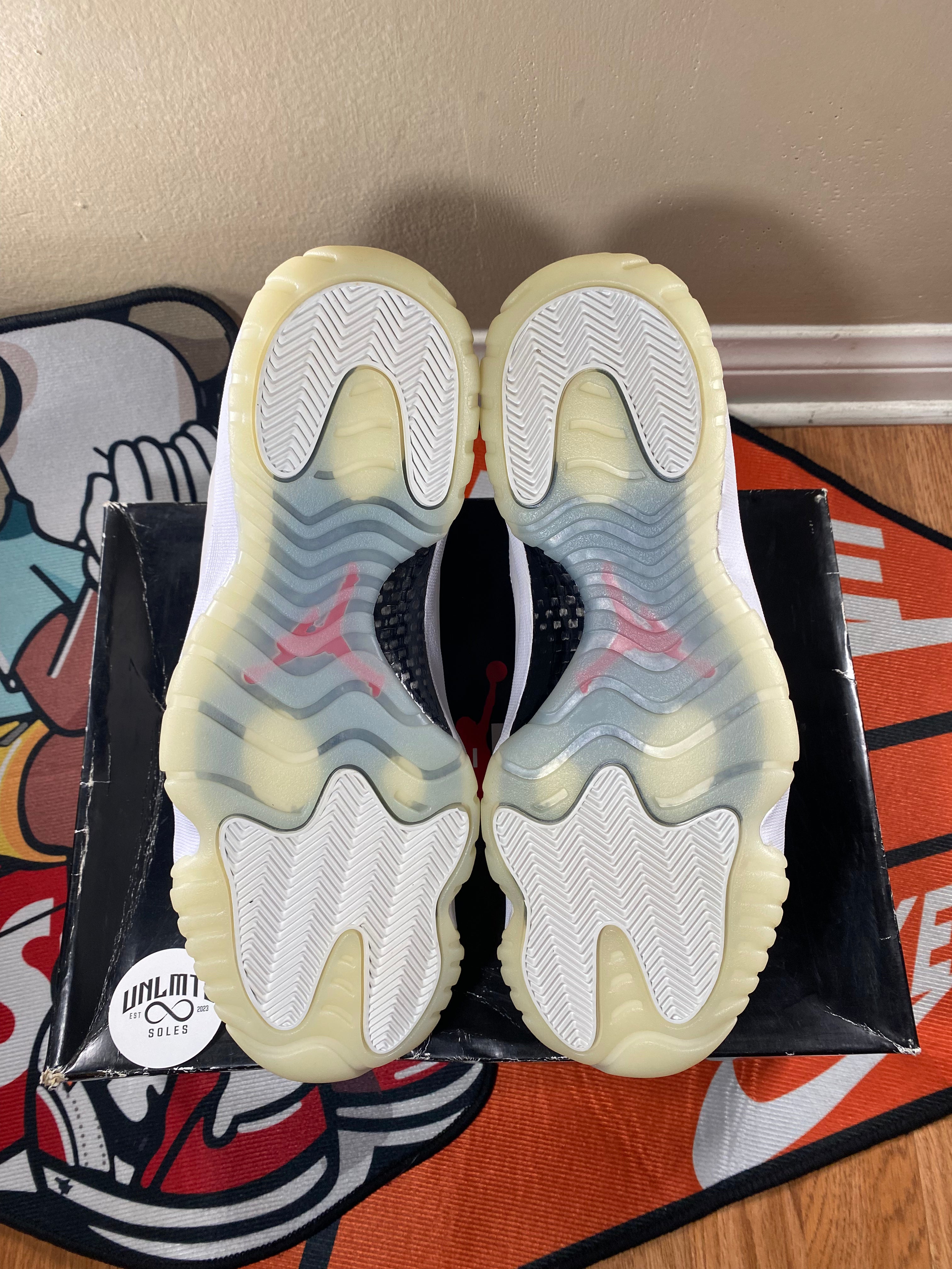 Bottom of shoes with rubber cream soles 