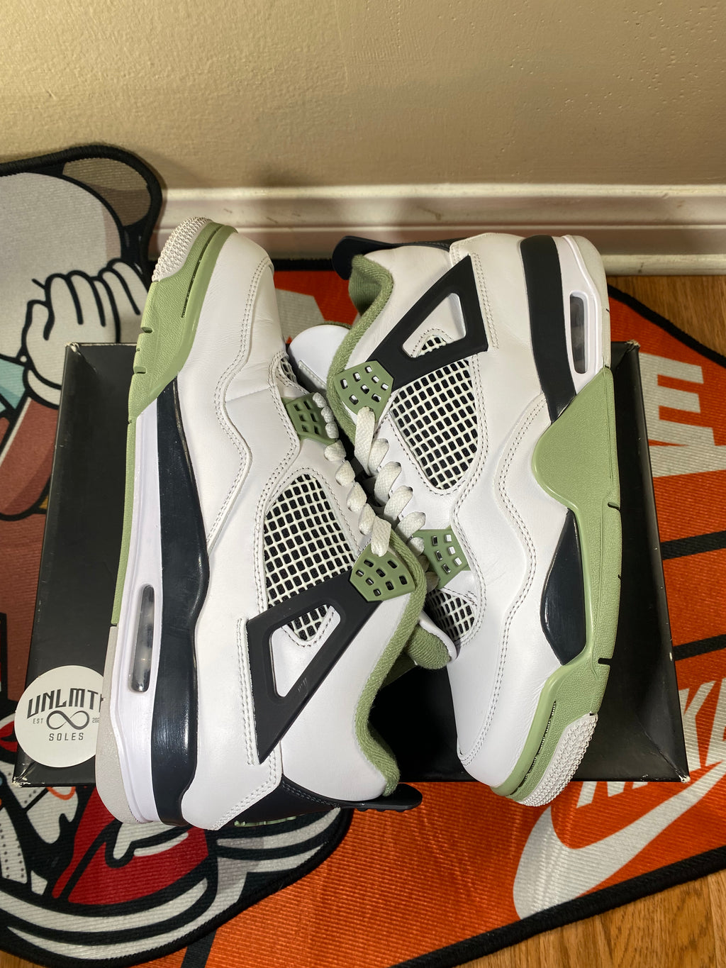 Jordan 4 Retro Seafoam (Women's)