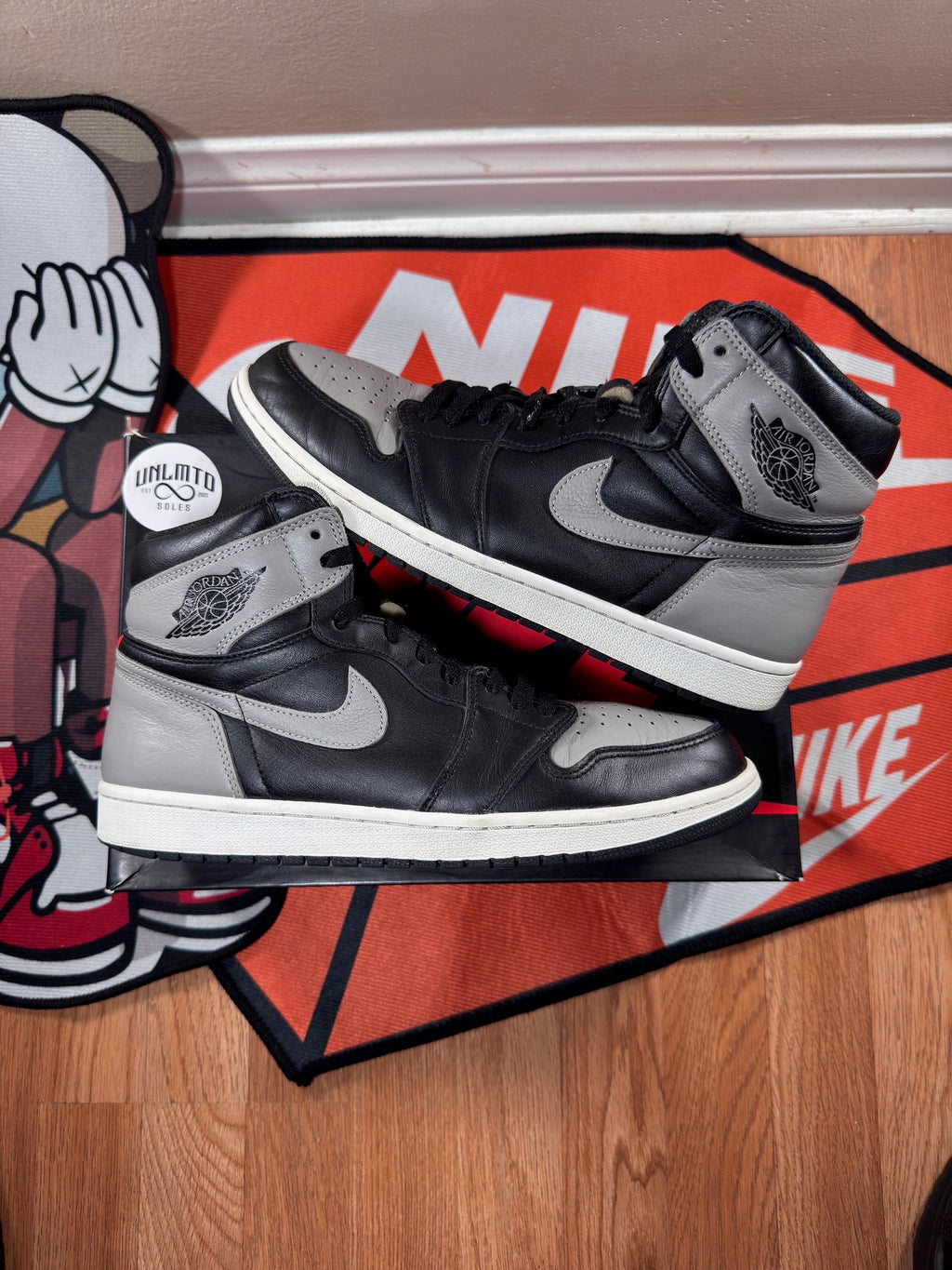 Preowned Air Jordan 1 Retro High OG Shadow size 11 grey and black 