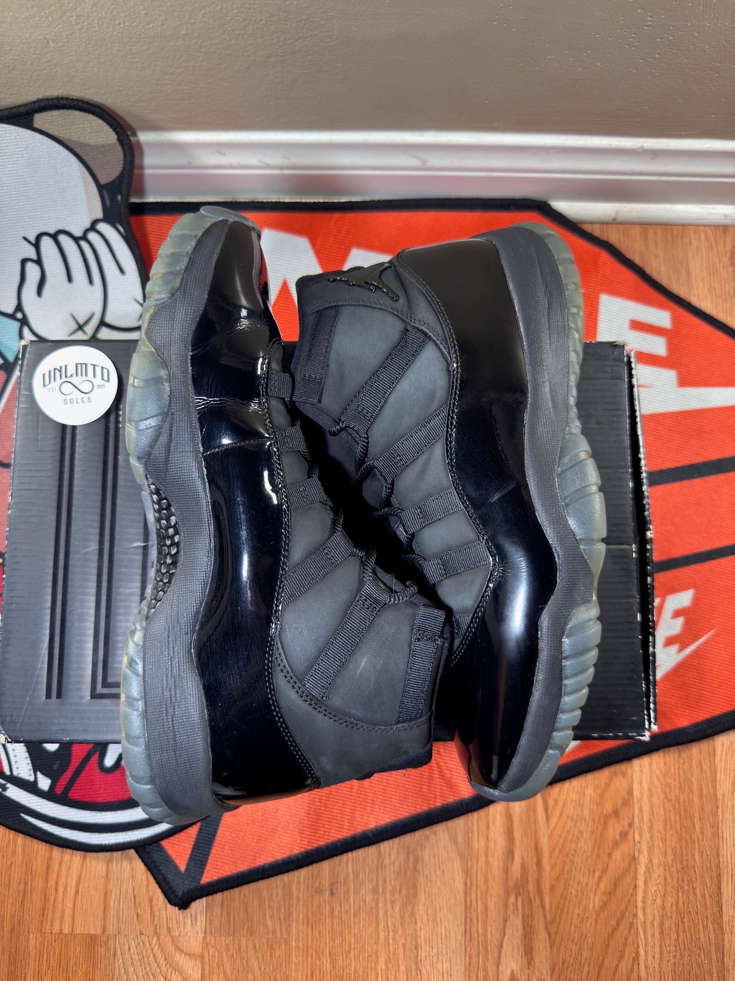 Same shoe side view 