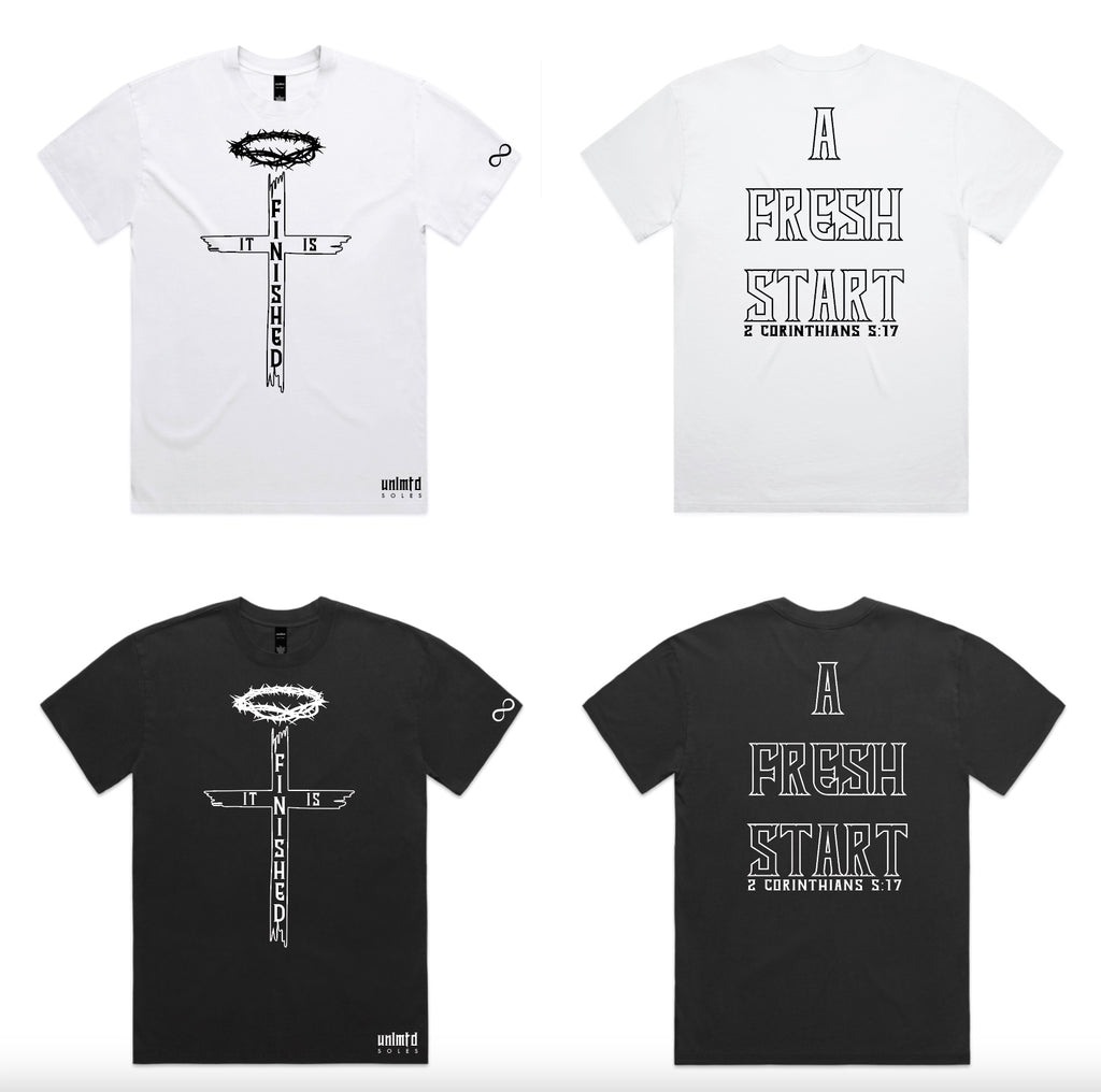 Short sleeve it is finished T shirt in black and white